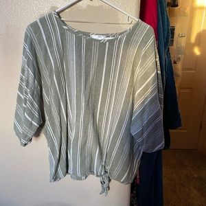 blouse with tie at bottom!